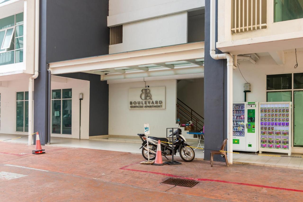 Boulevard Service Apartment Kl By Airhost Kuala Lumpur Exterior photo